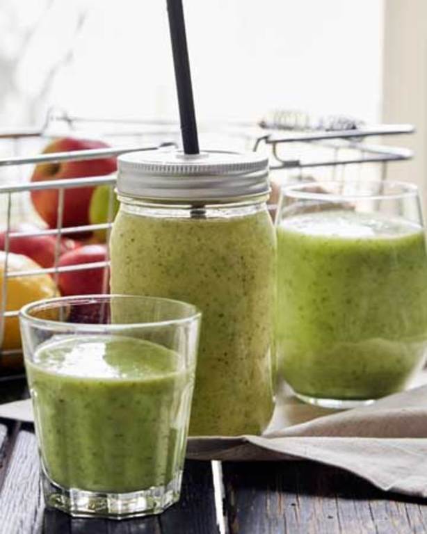 Parsakaali-pinaattismoothie