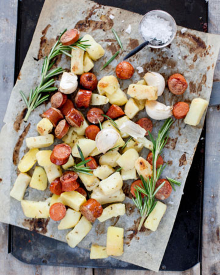 Rosmariiniperunat chorizo-makkaralla 