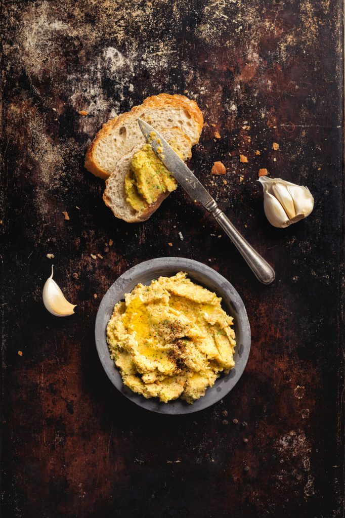 Kruunusekoitus hummus
