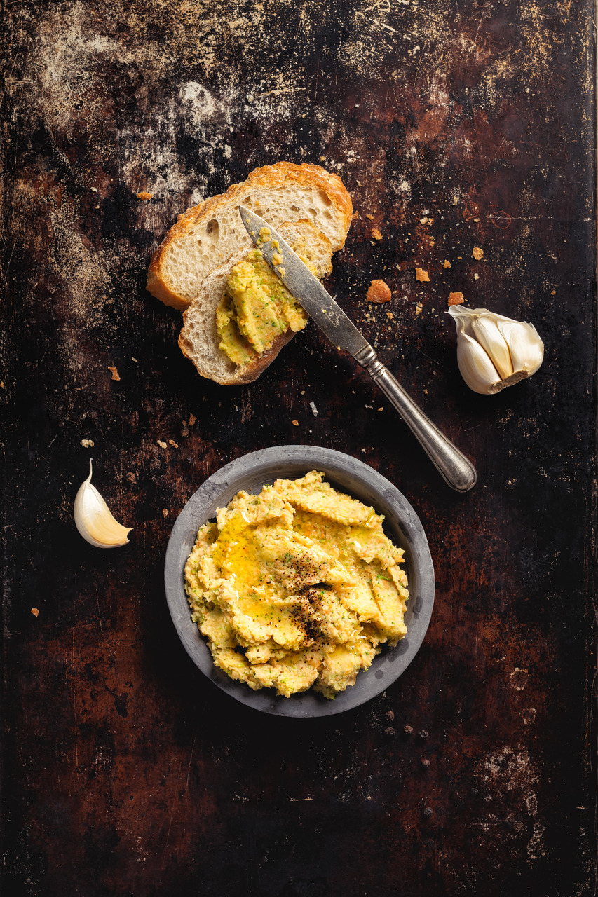 Kruunusekoitus hummus