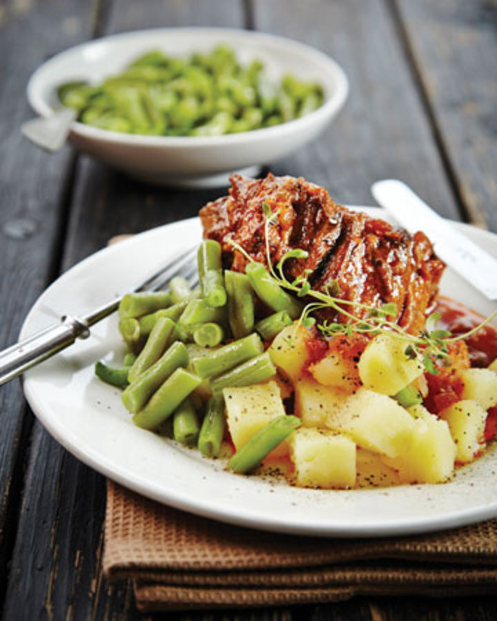 Ossobucco eli häränpotkaa tomaattikastikkeessa