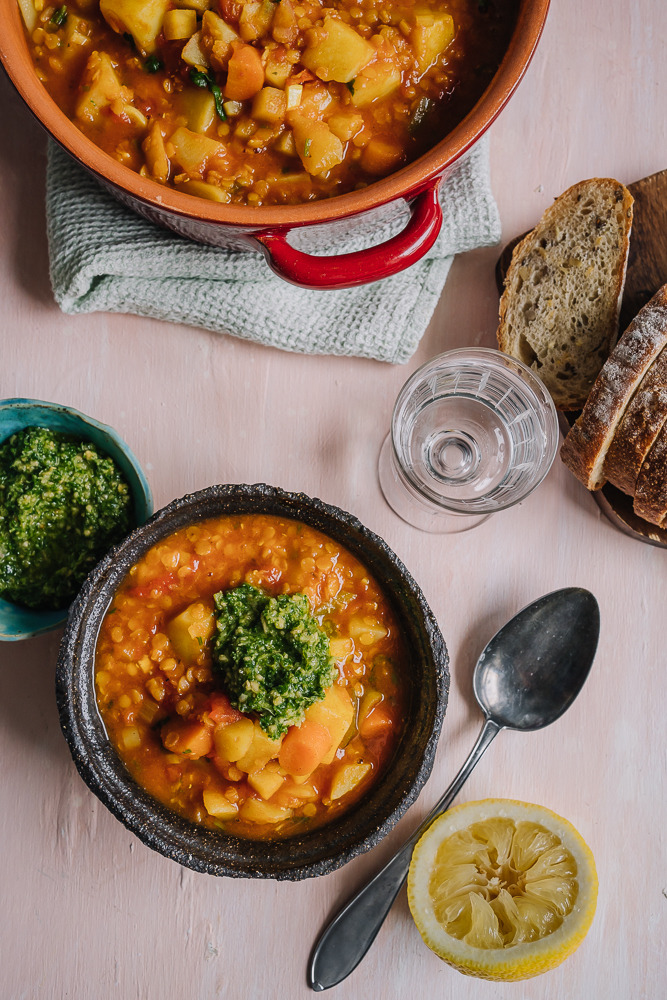 Linssikeitto & lehtikaalipesto