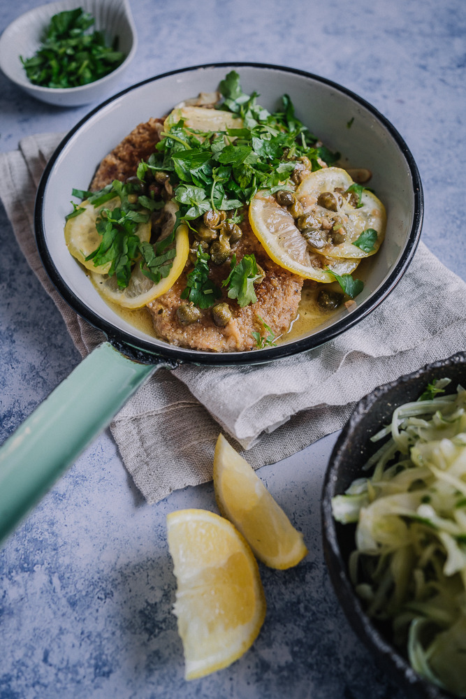 Crispy Chick piccata & fenkolisalaatti