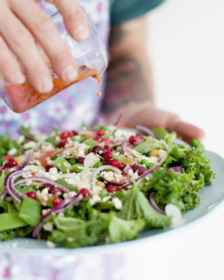 Puolukka-vinaigrette-papusalaatti