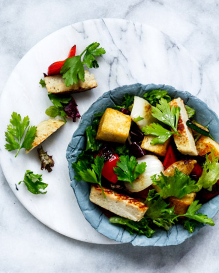Siikasalaatti leivällä eli panzanella