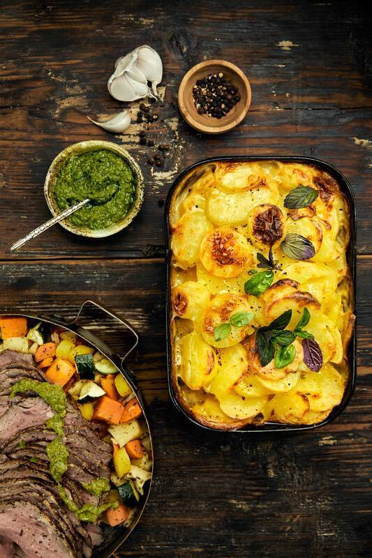 Paahtopaisti, valkosipuli-kermaperunat, minttupesto