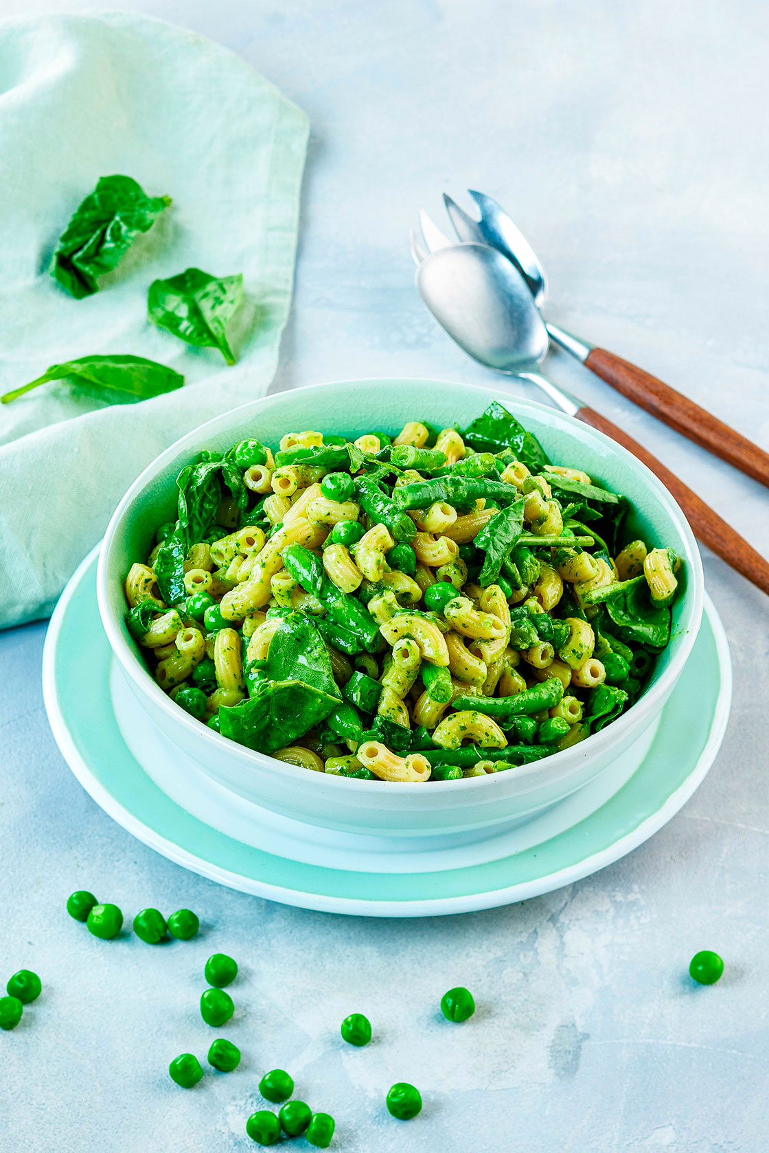 Pesto-pastasalaatti